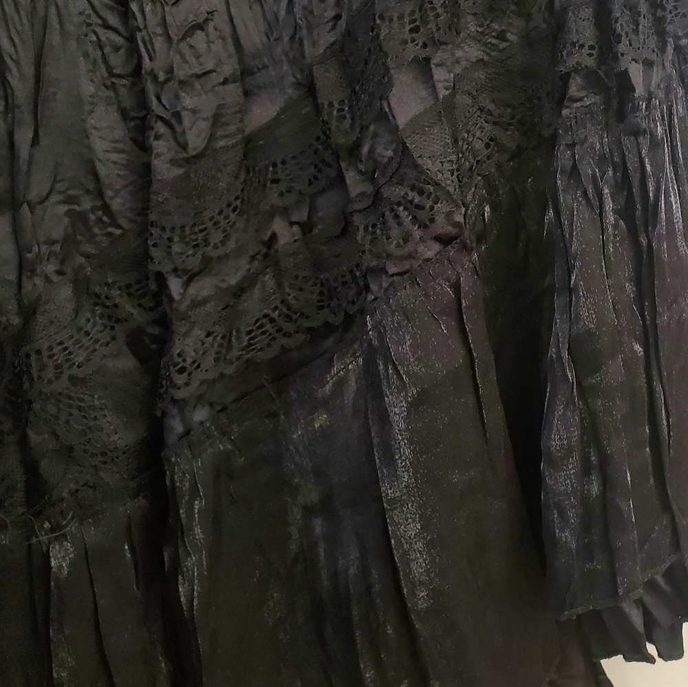 Flowy High-Low Skirt - Picture 2 of 3